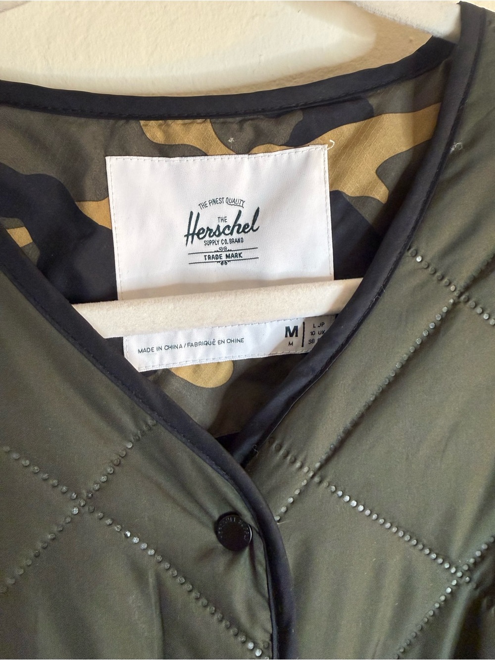 Herschel Supply Co. Sonic Quilted Jacket Size Medium - Picture 3 of 12